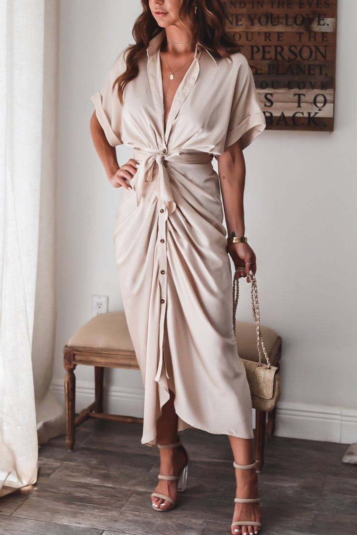 Women's midi dress made of cotton with a figure-hugging cut and button placket