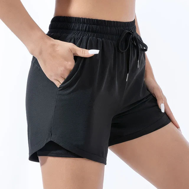 Short de sport pour femmes premium avec transport d'humidité et slip intérieur