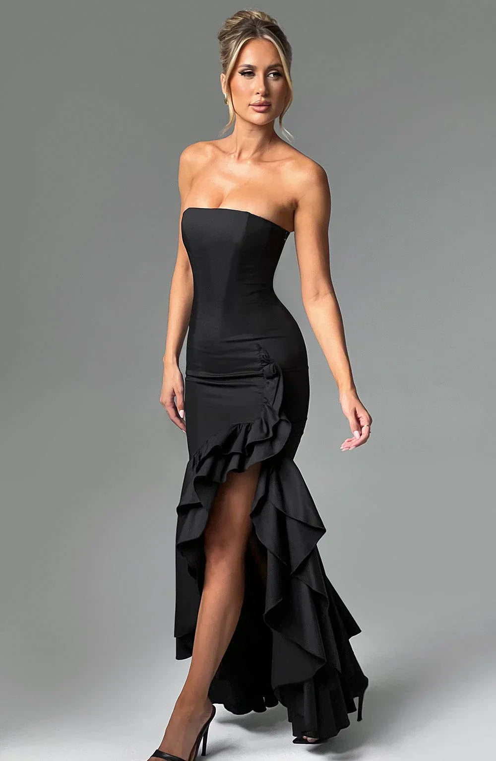 Elegant sleeveless maxi dress with lace-up detail & slit – evening dress
