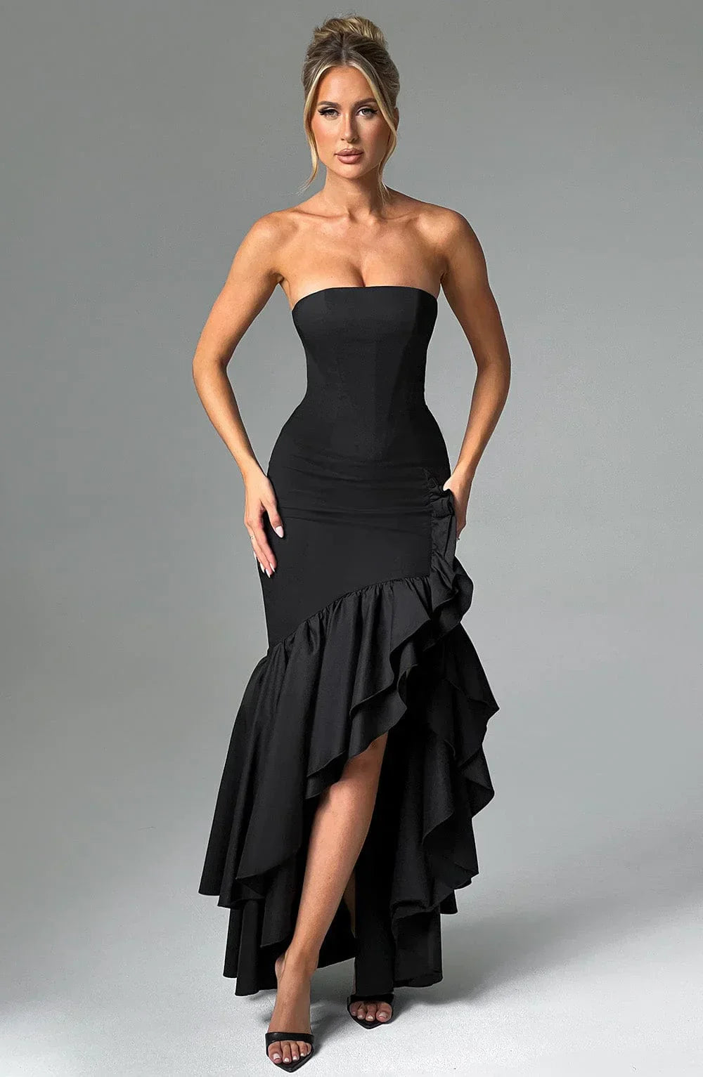 Elegant sleeveless maxi dress with lace-up detail & slit – evening dress