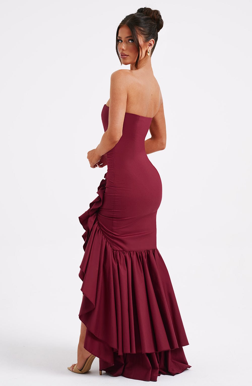 Elegant sleeveless maxi dress with lace-up detail & slit – evening dress