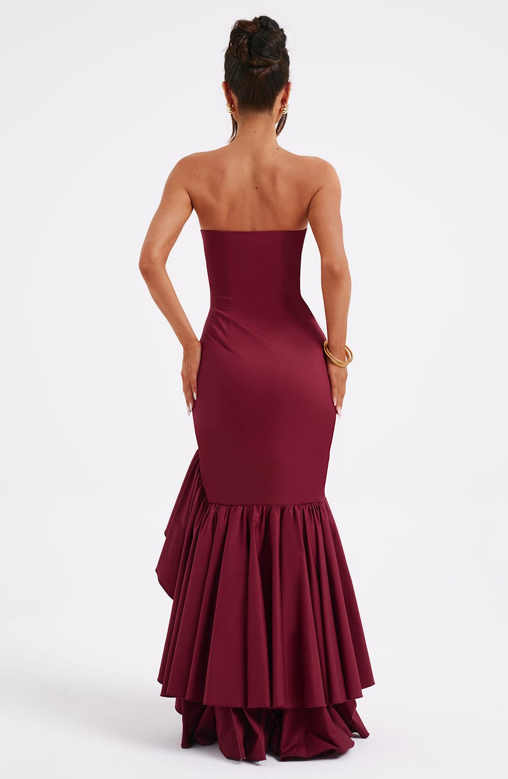 Elegant sleeveless maxi dress with lace-up detail & slit – evening dress