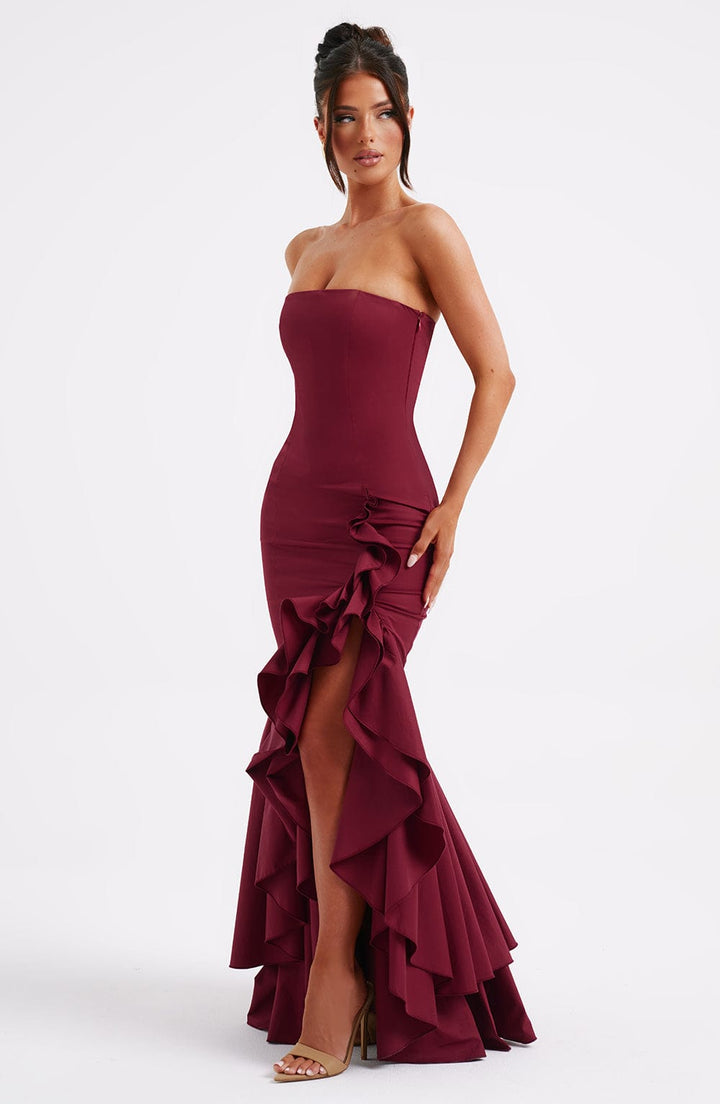 Elegant sleeveless maxi dress with lace-up detail & slit – evening dress