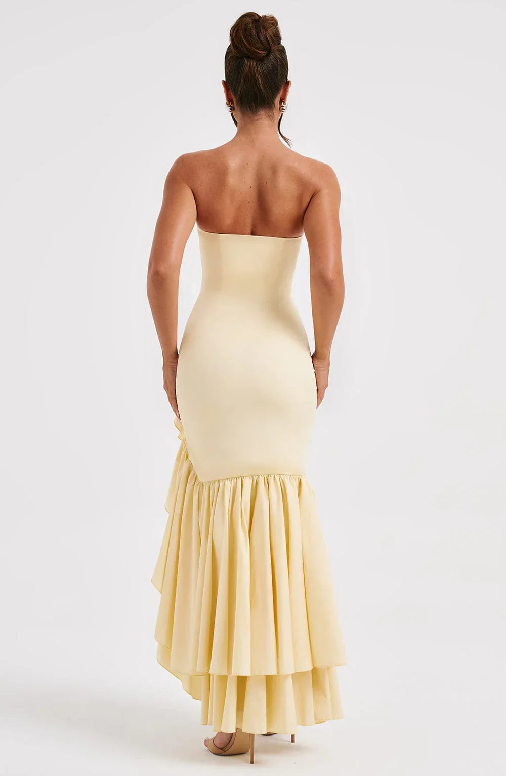 Elegant sleeveless maxi dress with lace-up detail & slit – evening dress