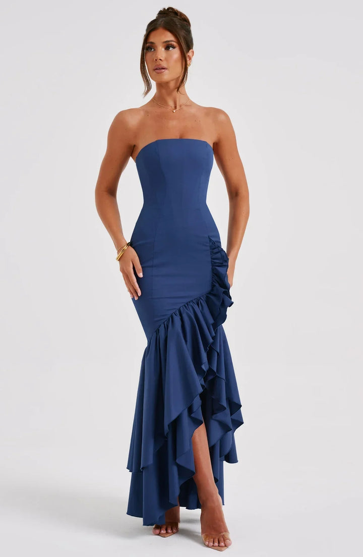 Elegant sleeveless maxi dress with lace-up detail & slit – evening dress