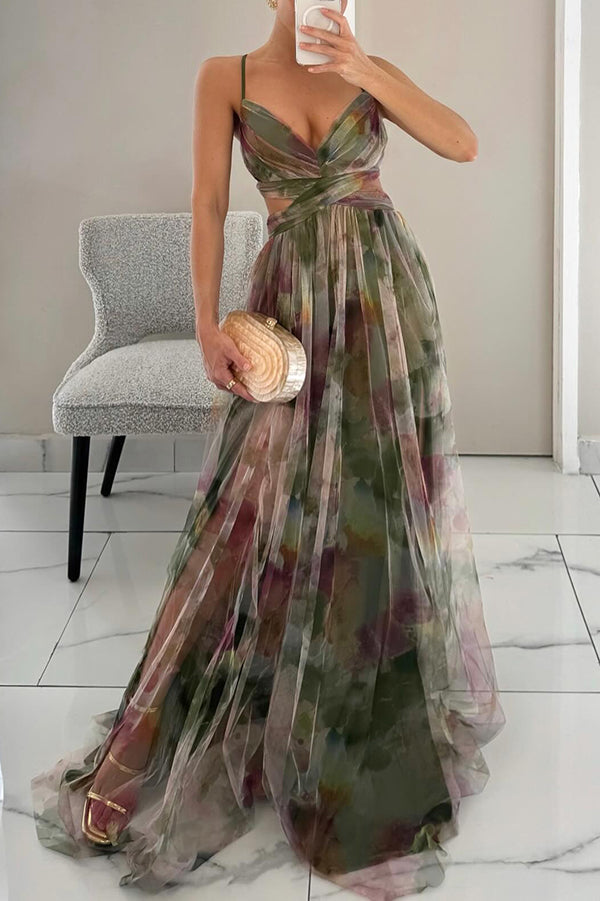 Elegant women's maxi dress with V-neck – ideal for wedding guests
