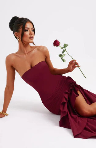 Elegant sleeveless maxi dress with lace-up detail & slit – evening dress