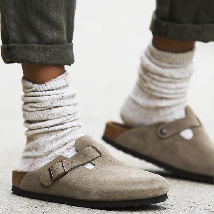 Unisex Pantoffeln aus veganem Leder – Handgefertigt & Komfortabel