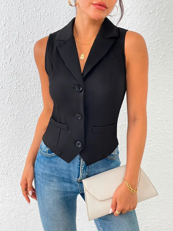 Short-sleeved women's vest with modern details - elegant style