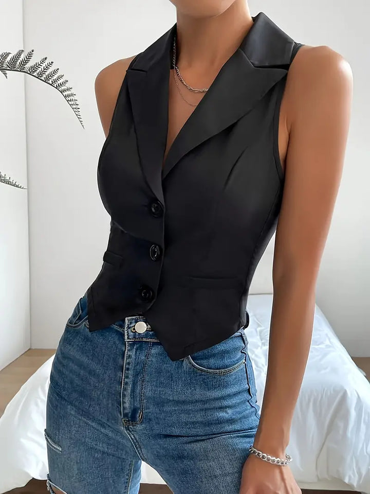 Short-sleeved women's vest with modern details - elegant style
