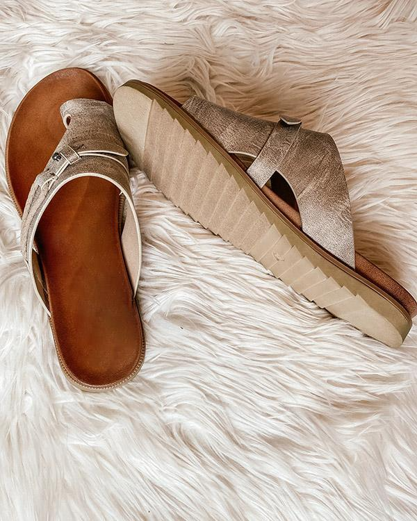 Sandales de soutien à la mode – Cuir végan et confort pour les pieds