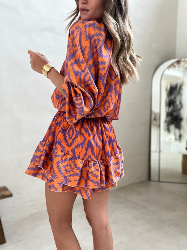 Elegant satin mini dress – summer dress with shine & V-neckline